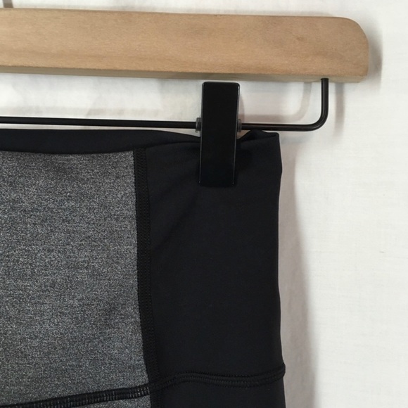 Lululemon Wunder Under Crop High-Rise *Curve 17"
Heathered Black / Black Size 6 - Picture 5 of 9